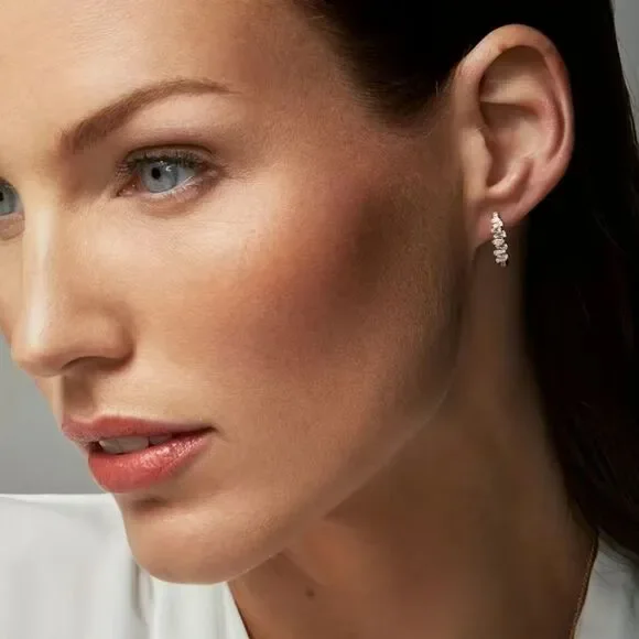 💎925 Sterling Silver Tapered Baguette zircon half C Hoop Earrings - Picture 8 of 9